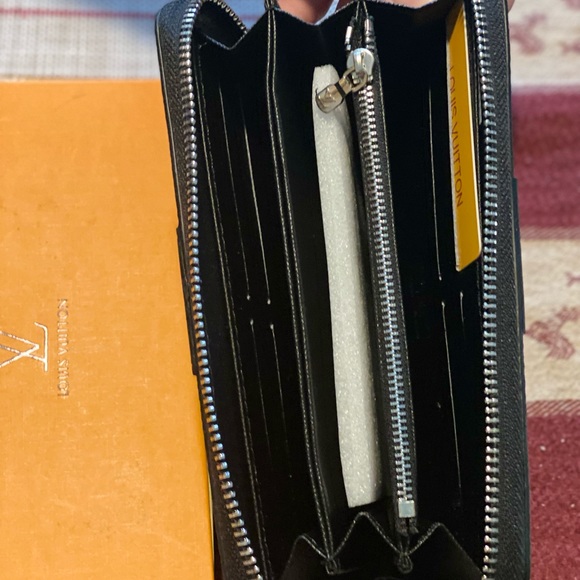 Black Unisex wallet - Picture 2 of 2